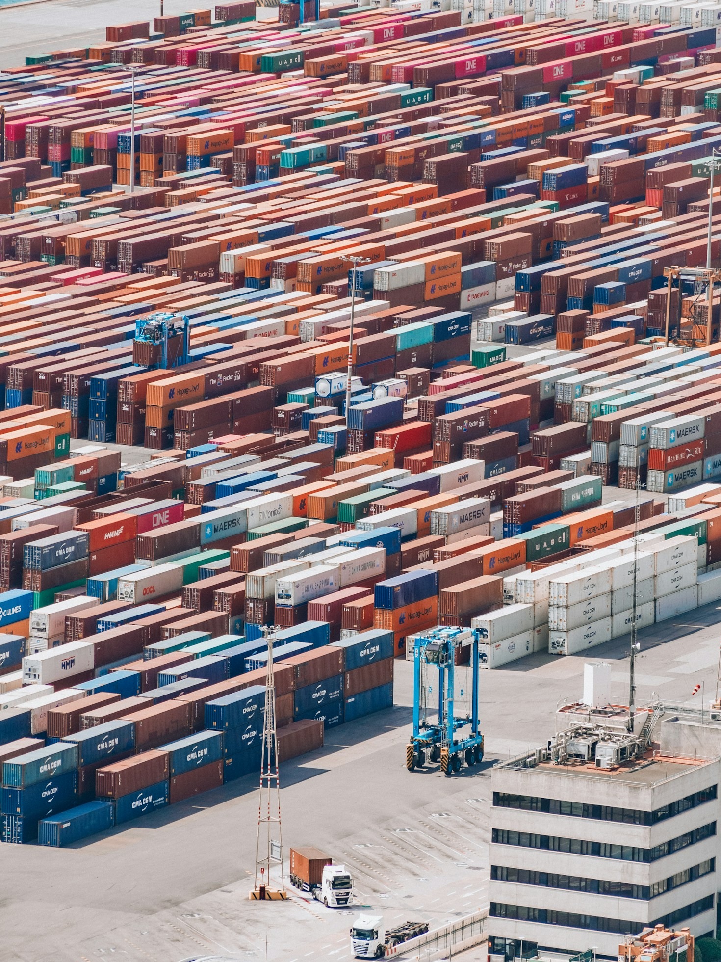 La importancia de la ubicación estratégica en servicios aduanales